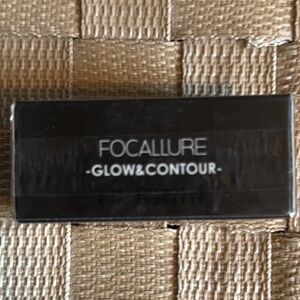 Focallure Black Glow & Contour Palette